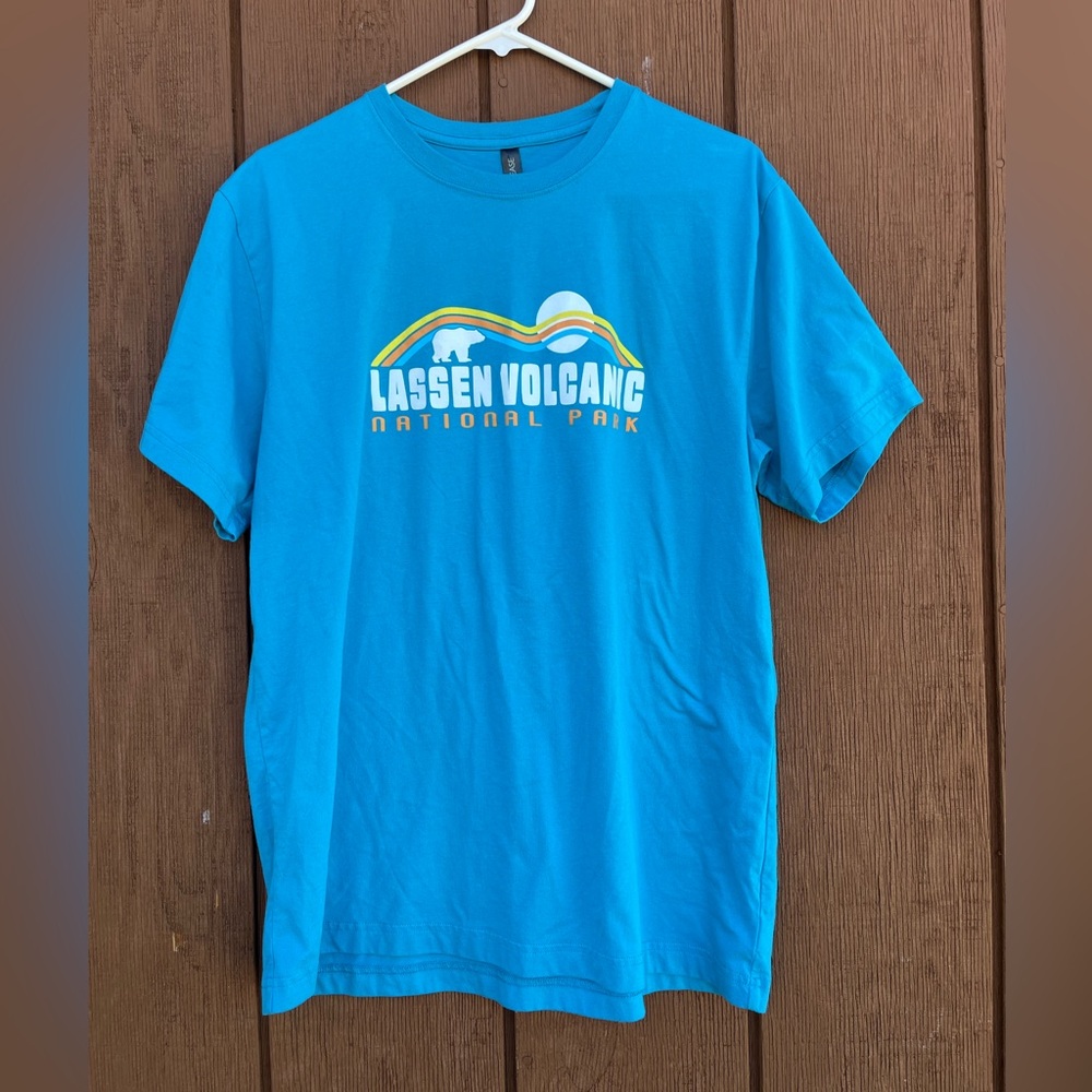 Lassen Volcanic National Park graphic tee shirt. Mens L
